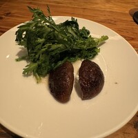十番 無鴨黒 - アヒージョ。塩を振ると旨さアップ