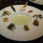 Salon de Patina - はじまりは 10品の小さな前菜で