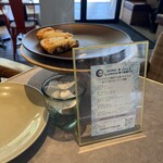 パイ ホリック - 店員さんがパイを運んでくれます