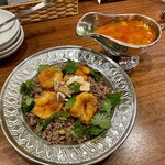 大衆中遊華食堂 八戒 - Osamu式カリィい〜感じに(マトンキーマ、エビチリ、渡り蟹カレー、発酵白菜カリーチャーハン)