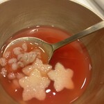 韓国宮廷薬膳料理 尹家 - もち麦入り　スイカのスープ