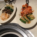 Yakiniku BarBies - キムチ盛り合わせ
                                ナムル盛り合わせ