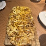 鉄板バル SOURCE - このチーズ焼きもワインとの相性最高