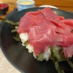 魚屋 - マグロの量も充分ですね。