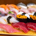 2024.8 握り（カンパチ、鮃、真鯵、特上北海うに、紅トロサーモン、本鮪赤身、本鮪中トロ、北海道産真蛸、江戸前新子、白いか）