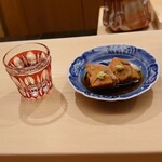 日本橋蛎殻町 すぎた - 左:新政 貴醸酒 陽乃鳥､右:鮟肝(追加)