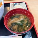 レストラン海乃風 - みそ汁も具沢山