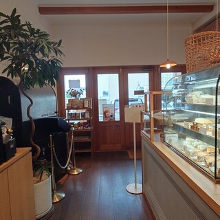 三角屋根 パンとコーヒー_2