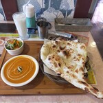 レッド・チリ - Aセットポークカレー甘口 プレーンラッシー