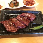 炭火焼肉エイト - トクジョーハラミ
ウメェ〜