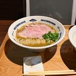 NIBOSHI MANIA - モクズガニボシソバ 着丼