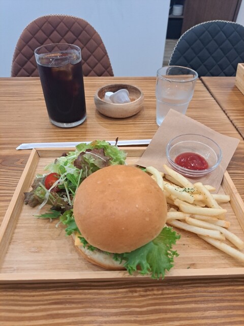 C37 cafe photo 2