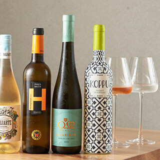 【利き酒師在籍】季節で変わる日本酒とワインは牡蠣と相性抜群◎