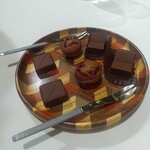 シェ ケンタロウ - ミニャルディーズ