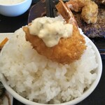 わ楽 - ミニエビフライ＋タルタル❤️オンザライス！