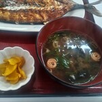 四日市ヒモノ食堂 - 味噌汁と漬け物