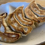 monamoon - 料理写真:大きな焼餃子5個セット