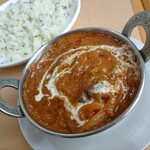 クイーンガーデン - マトンカダイ[玉ねぎ、ピーマン入りのスパイシーカレー]辛口950円(税込)+ジーラライス350円
      カダイの具材は正にナポリタン!?マトンうめ〜しマサラたっぷり元気みなぎる♪
      ジーラライスも最高だー！