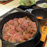 炭火和牛焼肉もうもう亭 広小路店 - 