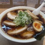 信長ラーメン - たまり醤油がいい色です