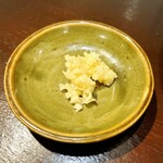 長男、ほそのたかし - 刻みニンニク。最初にニンニク希望かどうか聞かれます。