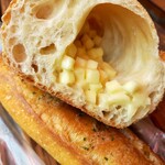 石釜パン工房 KIRARI - チーズフランス　チーズゴロゴロ