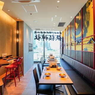 温もりある明るい空間◆少人数から団体様までご案内が可能