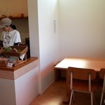 ブーランジェリー パルク - レジ横にテーブルが