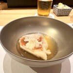 蔵六雄山 - 網走キンキの煮付け。梅で炊かれていて、さっぱりいただける、このタイミングでのさっぱりしたお料理は嬉しい。