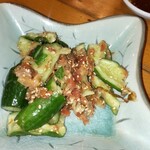 喜八 - タタキ胡瓜　梅とごま油の相性がとても良い