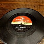 俺の中華たなか家 - コースターはお洒落なレコード風♪