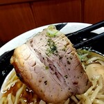 俺の中華たなか家 - チャーシュー箸リフト⤴️ホロホロ♬柔らか♥チャーシューは箸の上でしなってます(゜o゜;❗