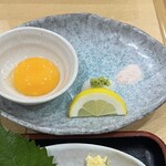 食事処 ときわ - アジフライには、黄身、大根おろしとわさび、塩