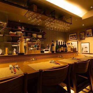 L字型カウンター席