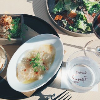 さまざまな創作料理をご用意。飲み放題付きのコースもぜひ！