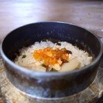 新むら - 鮭いくら釜飯 700円。