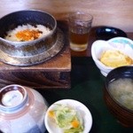 新むら - 鮭いくら釜飯 700円。