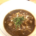 人力俥 - 煮干粉入りの醤油ダレにネギ、茗荷、大葉が入ってます！