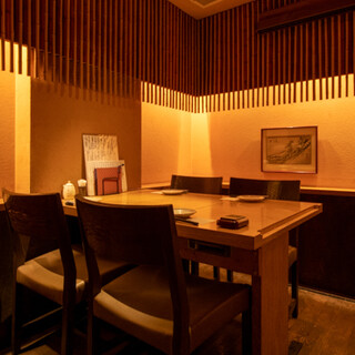 落ち着いた大人の空間は、ビジネスシーンにも最適