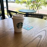 スターバックスコーヒー - コトっと置いてみただけ…移動しながら飲みます笑