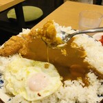 川越食堂 - ♪普通のカレーを食べるスプーンと比較