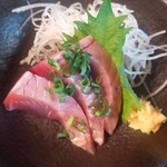味処 まるたか - 2024年8月9日 味処まるたかさん 本日の刺身(カツオ)400円
