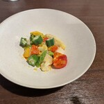 Teze - 1万円コース　前菜　夏野菜とホタテをアンチョビソース