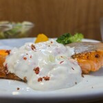 キッチン ブルー グローブ - 横から、ダイストマトとアボガドのサワークリームソースはタップリ！！