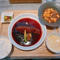 熱香森 - 葡萄と黒酢の特製酢豚ランチとミニ麻婆豆腐