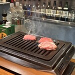 ニクアザブ 二子玉川店 - 焼いてる様子