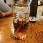 朴 - ドリンクもレトロムードたっぷりなガラスで