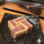 ニクアザブ - 肉サンド(とても美味しい◎)