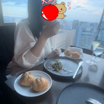 Bar＆Lounge MAJESTIC - 横向きに座る感じで