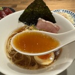 酒肴場 屯 - 安定の煮干し中華は深い煮干しの旨みと芳醇な津軽醤油のコク